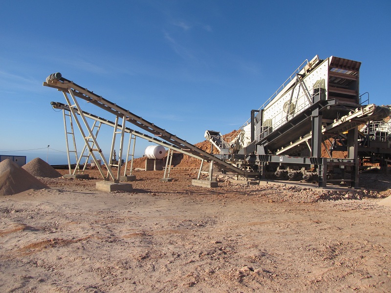 皮帶機現(xiàn)場應(yīng)用1