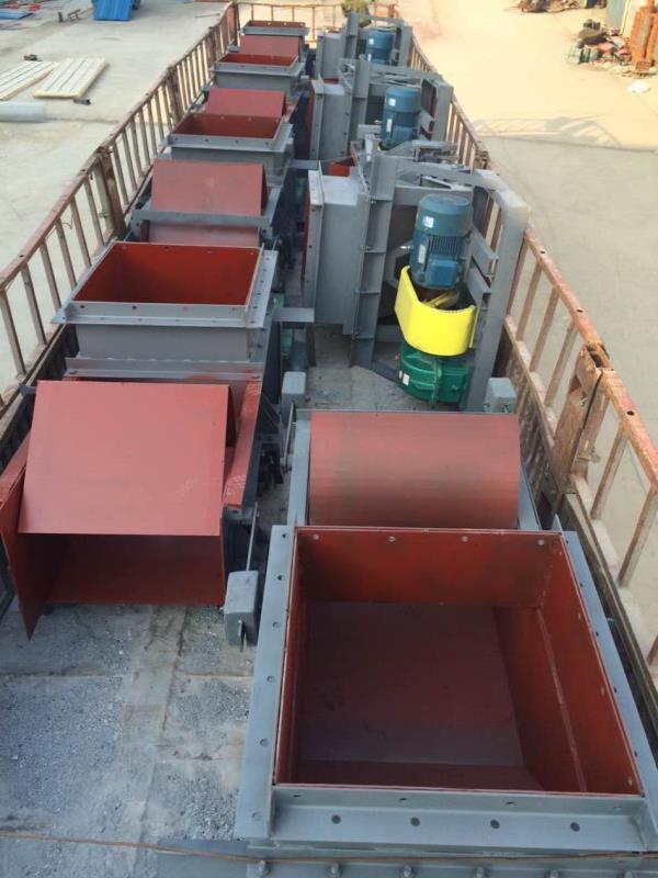 多臺往復式給煤機發貨裝車 多臺往復式給煤機發貨裝車