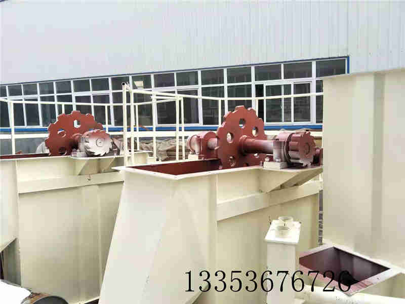 優(yōu)質(zhì)斗式提升機廠家在競爭中如何選擇才能成功？